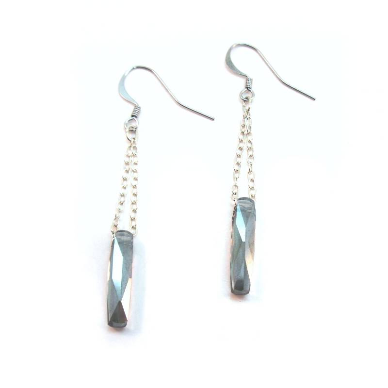 Rauchgraue Facettierte Kristall Säule Ohrhänger in Sterling Silber von ElementsofDesignCA