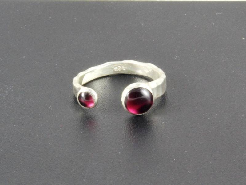 Doppelstein Verstellbarer Gehämmerter Ring - Elenade von ElenadE