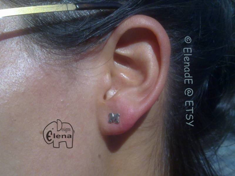 Ein Anfangsbuchstaben Silberohrring Elenade von ElenadE