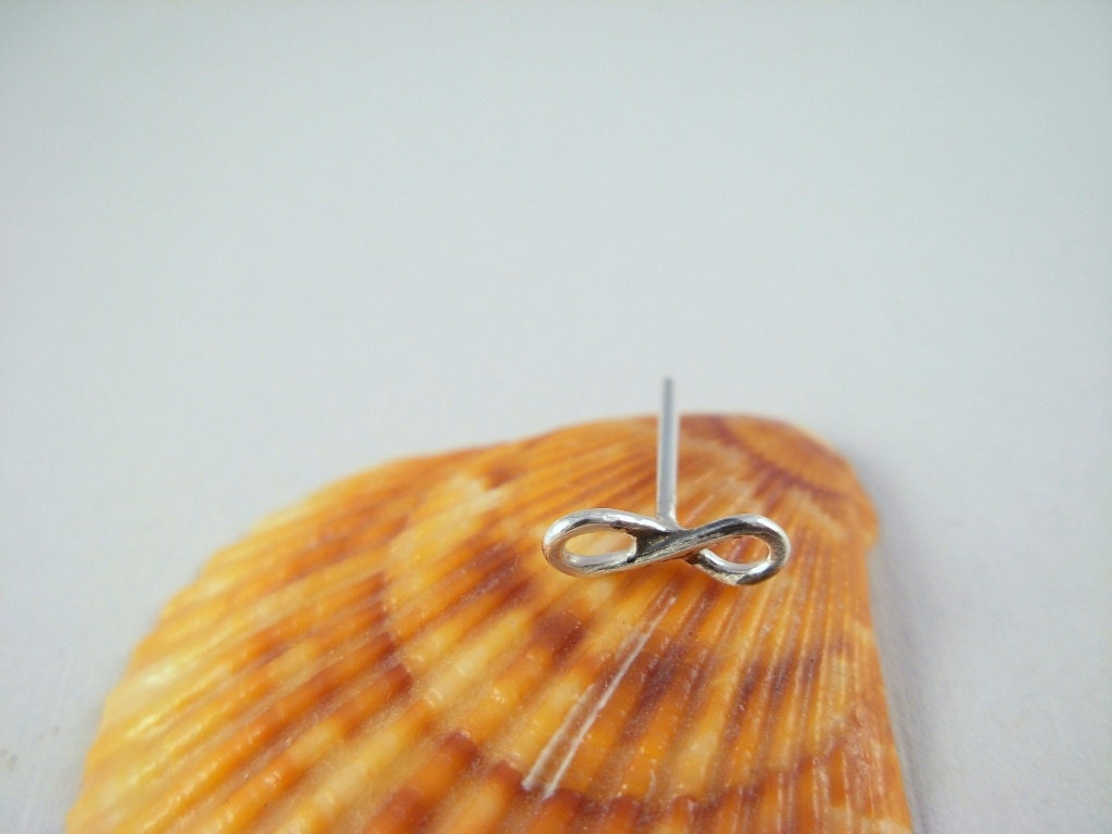 Ein Infinity Tiny Silber Ohrstecker - Elenade von ElenadE