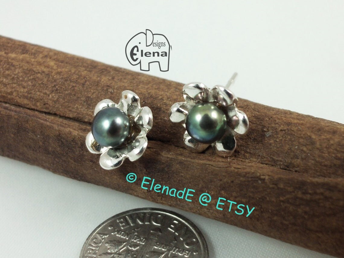 Ursprüngliche Pfau Perlen-Blumen-Bolzen-Silber Ohrringe -Elenade von ElenadE