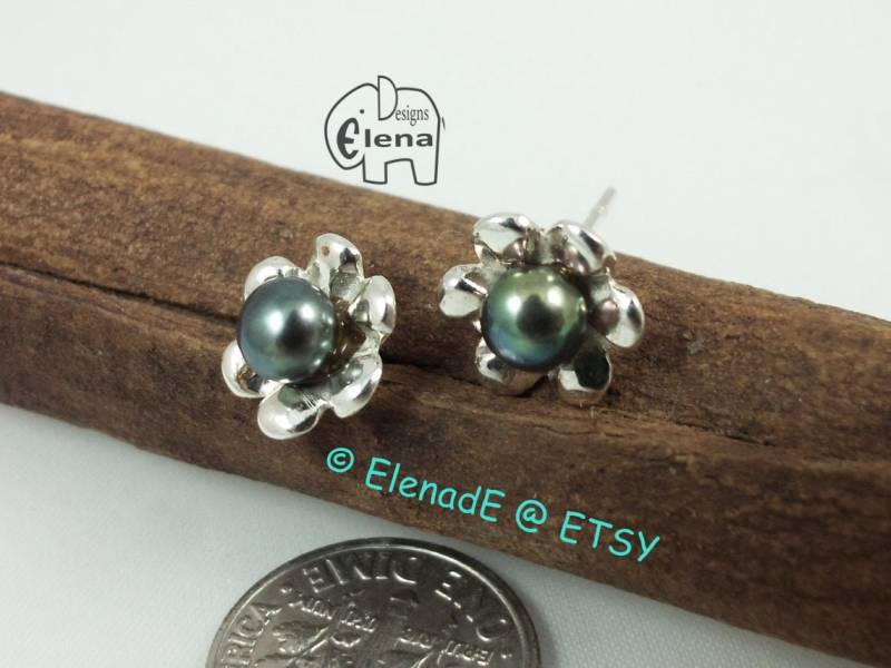 Ursprüngliche Pfau Perlen-Blumen-Bolzen-Silber Ohrringe -Elenade von ElenadE