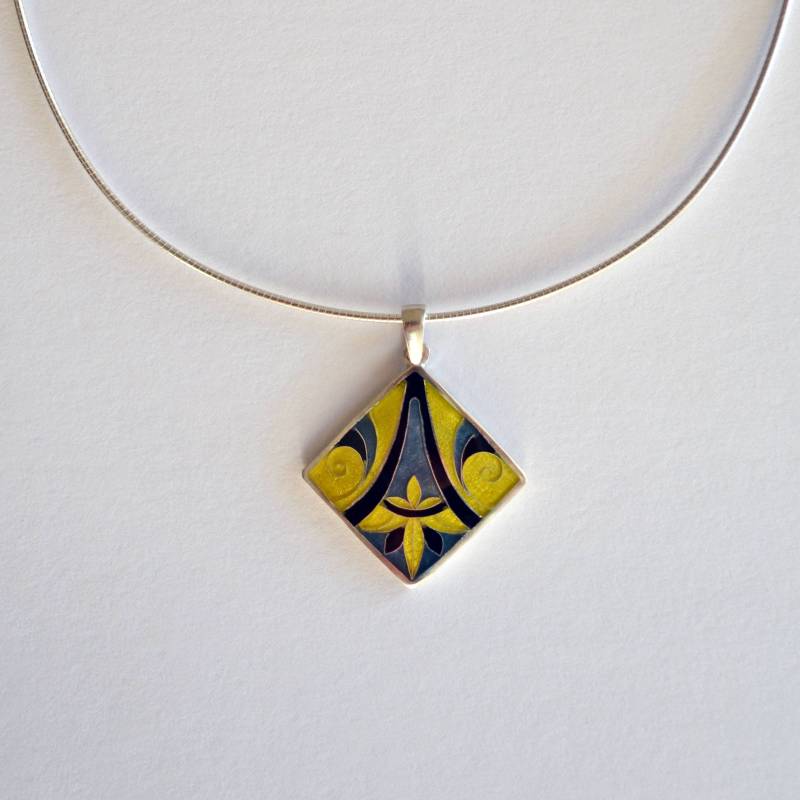 Art-Deco Cloisonne Emaille Anhänger Quadrat-Charme-Halskette Art-Deco Cloisonne Emaille Anhänger Quadrat-Charme-Halskette von ElenamelArt