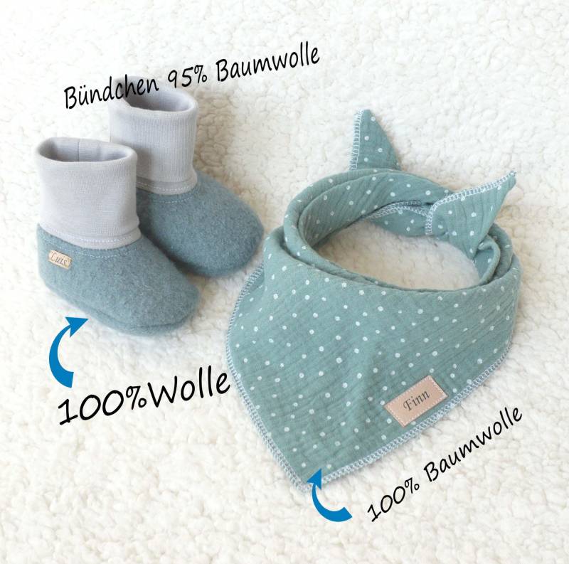 Warme Babyschuhe Mit Namen Aus Wollwalk in Dunkelmint Und Personalisiertes Halstuch Musselin von ElenasAtelier