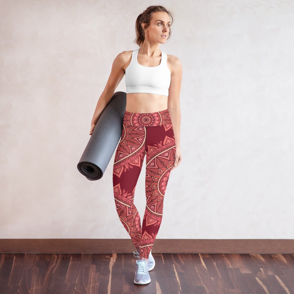Yoga Leggings/Das Wurzelchakra Yoga Leggings/Das Wurzelchakra von EleniVeilleuxArt