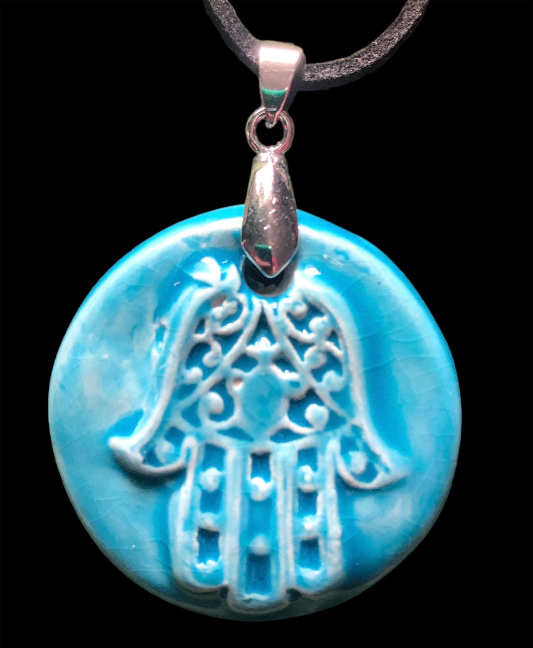 Hamsa Keramik Halskette Handgestempeltes Heiliges Symbol von Elenware