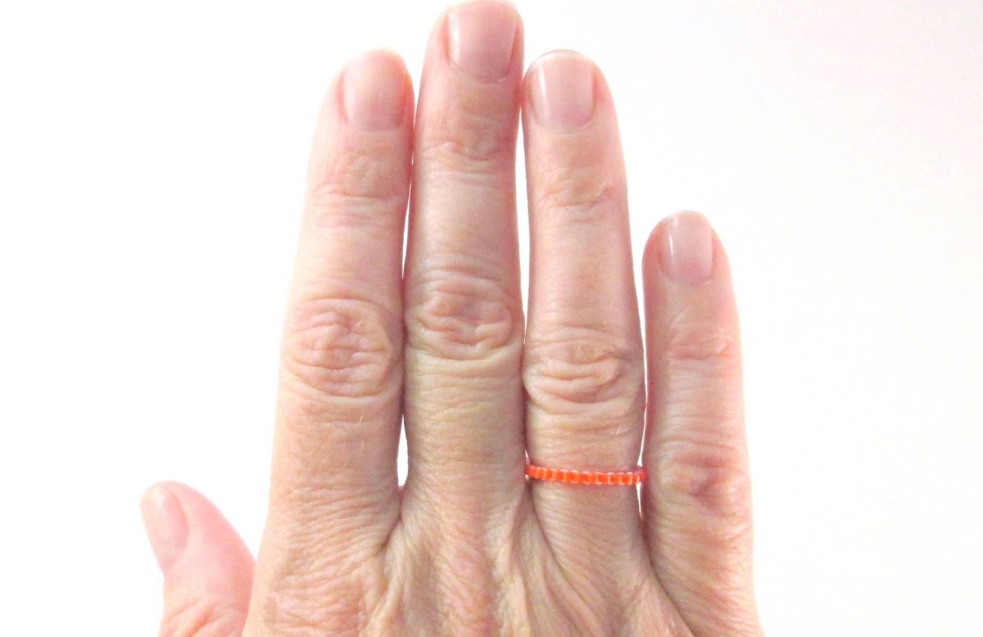 Orange Perlen Ring, Stapeln Ring von ElephantBeads