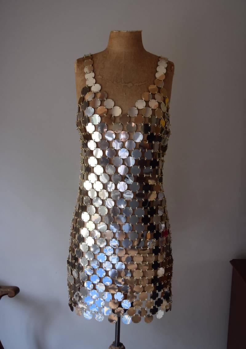 1996 Paco Rabanne Gold Disc Kleid. S/M. Kettenhemd, Limited Edition von ElephantLondon