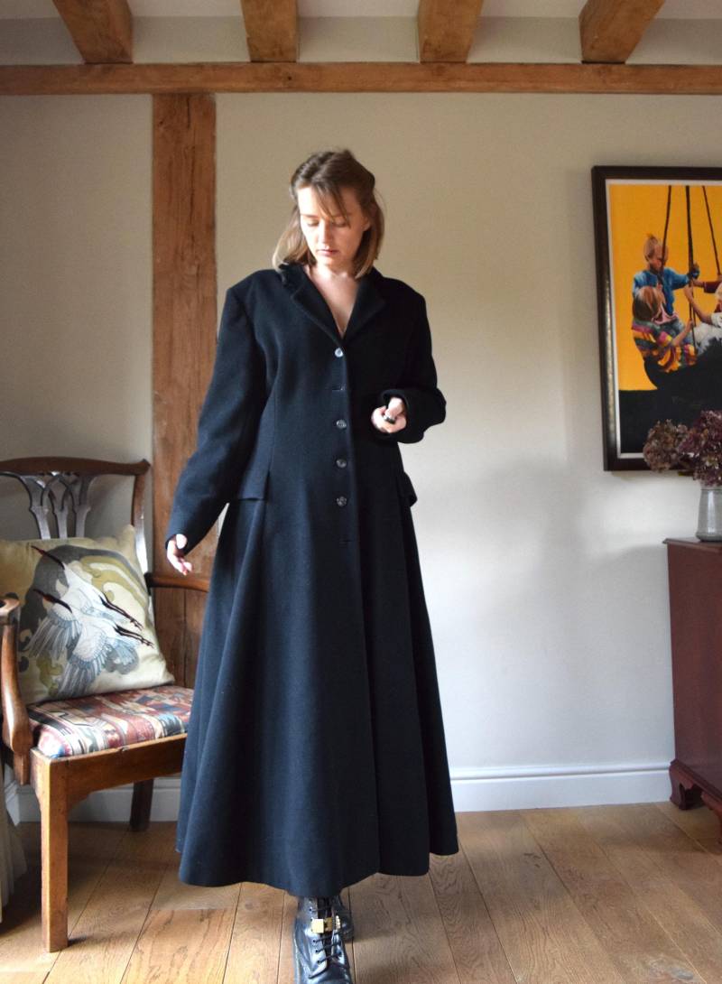 90Er Jahre Laura Ashley Maxi Mantel. Uk 14. Reine Wolle von ElephantLondon