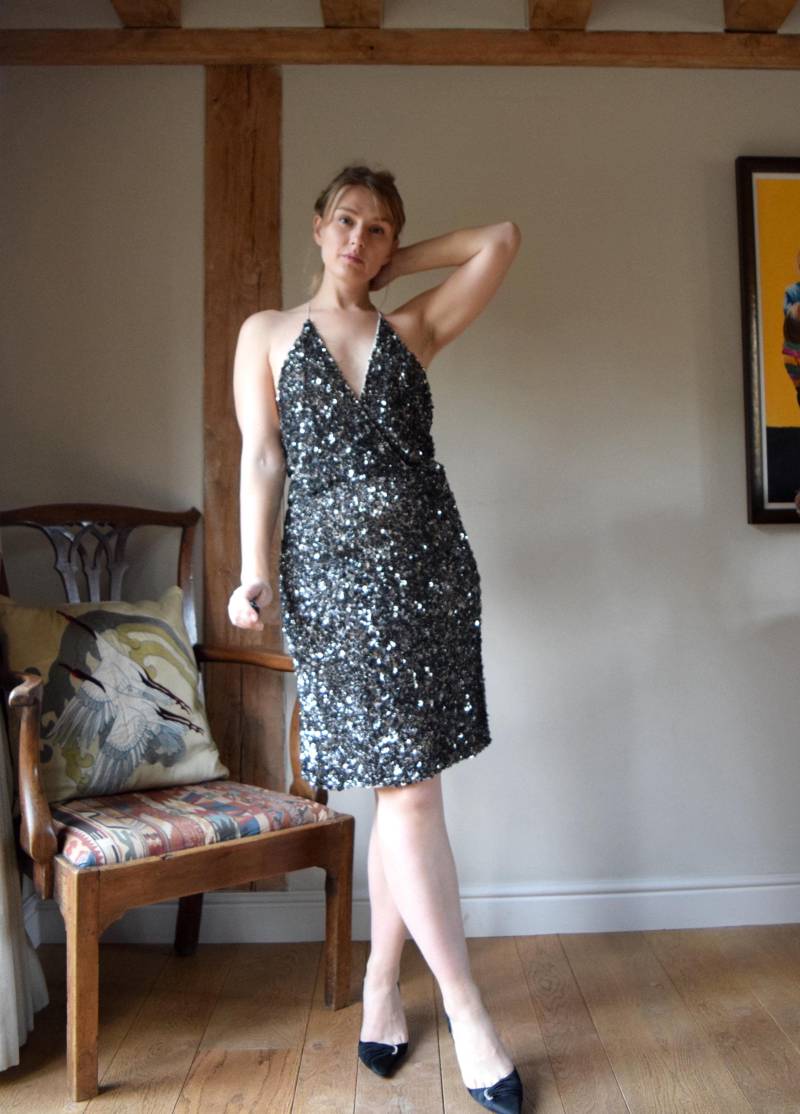 Vintage Pailletten Abendkleid. 73cm Taille. Halfter-stil, Matilde Cano von ElephantLondon