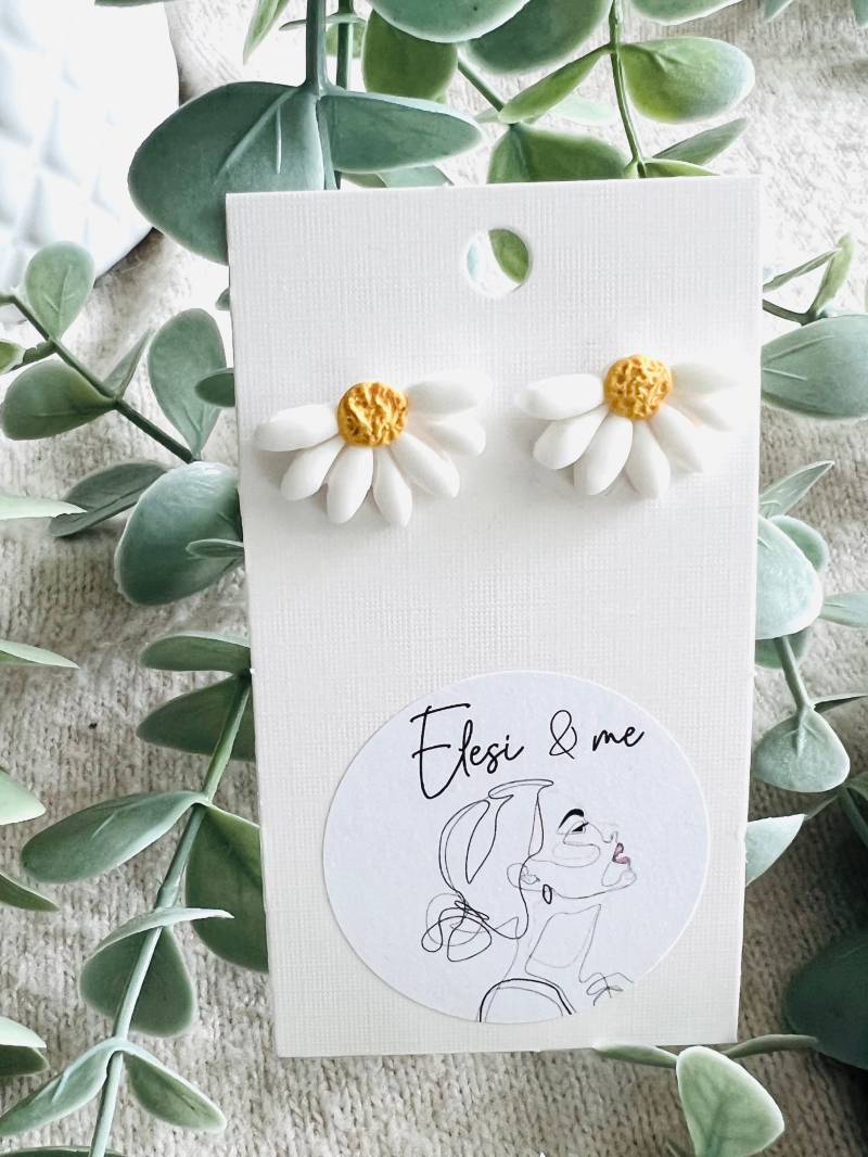 Gänseblümchen Ohrringe, Margeriten Sonnenlumen Blaue Blumen Polymer Clay, Muttertagsgeschenk von ElesiAndMe
