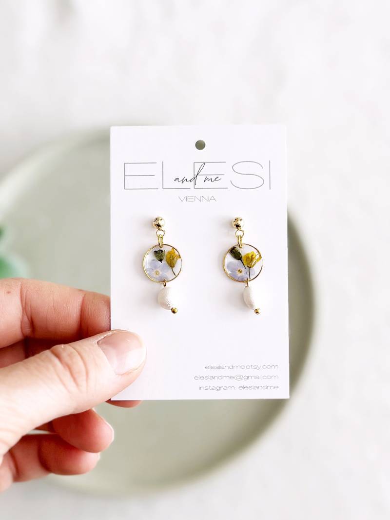 Bunte Blumen Resin Ohrringe Mit Echten Blüten Und Süßwasser Perle, Wildblumen Ohrringe, Hochzeitsohrringe, Brautjungfernschmuck, Zart von ElesiAndMe