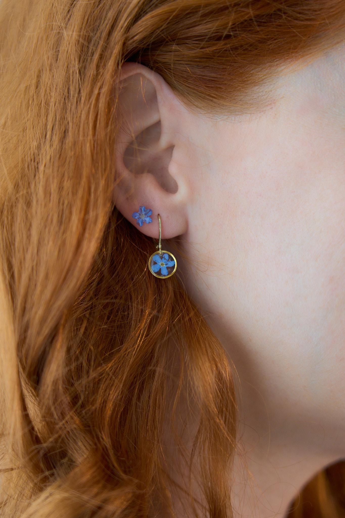 Kleine Blaue Vergissmeinnicht Resin Ohrringe, Epoxidharz Wildblumen Ohrringe Mit Echten Getrockneten Blüten, Echte Blumen von ElesiAndMe