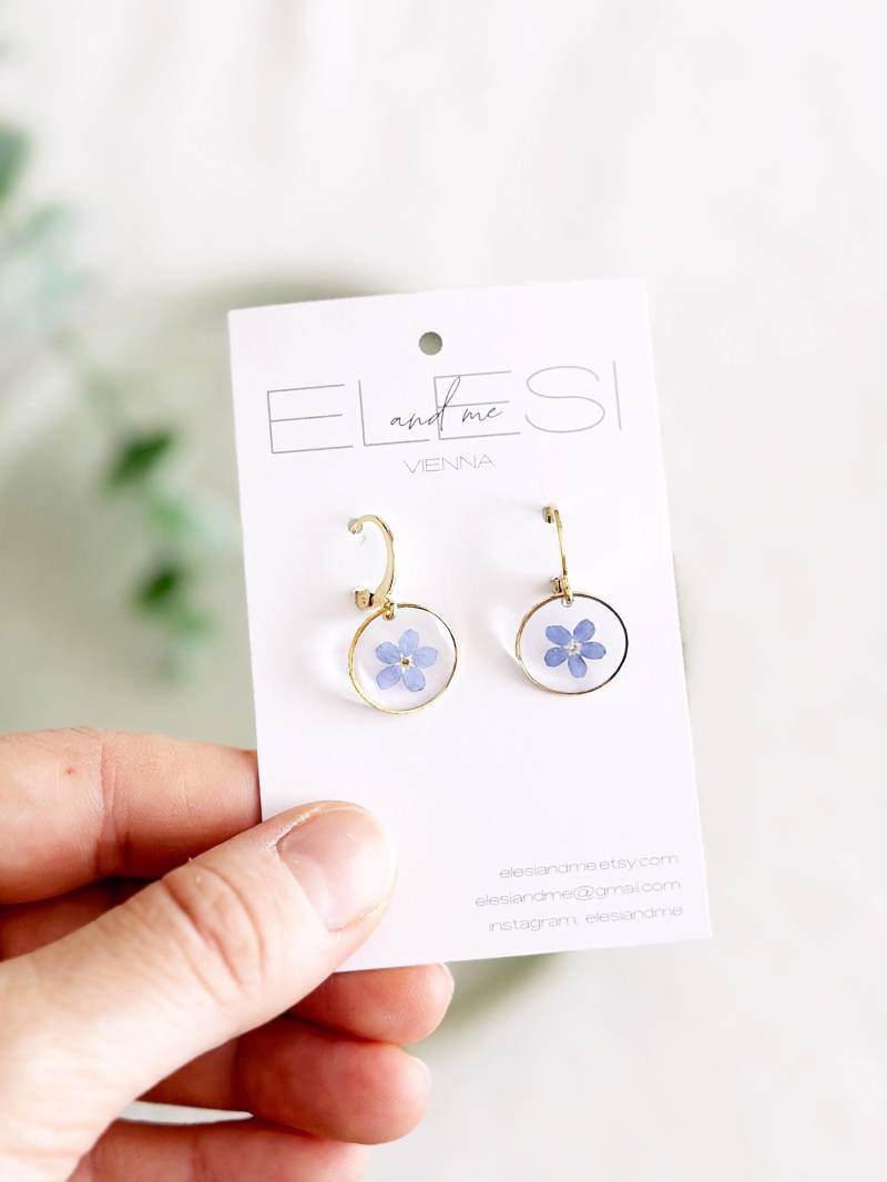Zarte Vergissmeinnicht Resin Ohrringe Mit Gepresster Blauer Blüte & Leverback Verschluss, Wildblumen in Epoxidharz, Brautschmuck, Hochzeit von ElesiAndMe