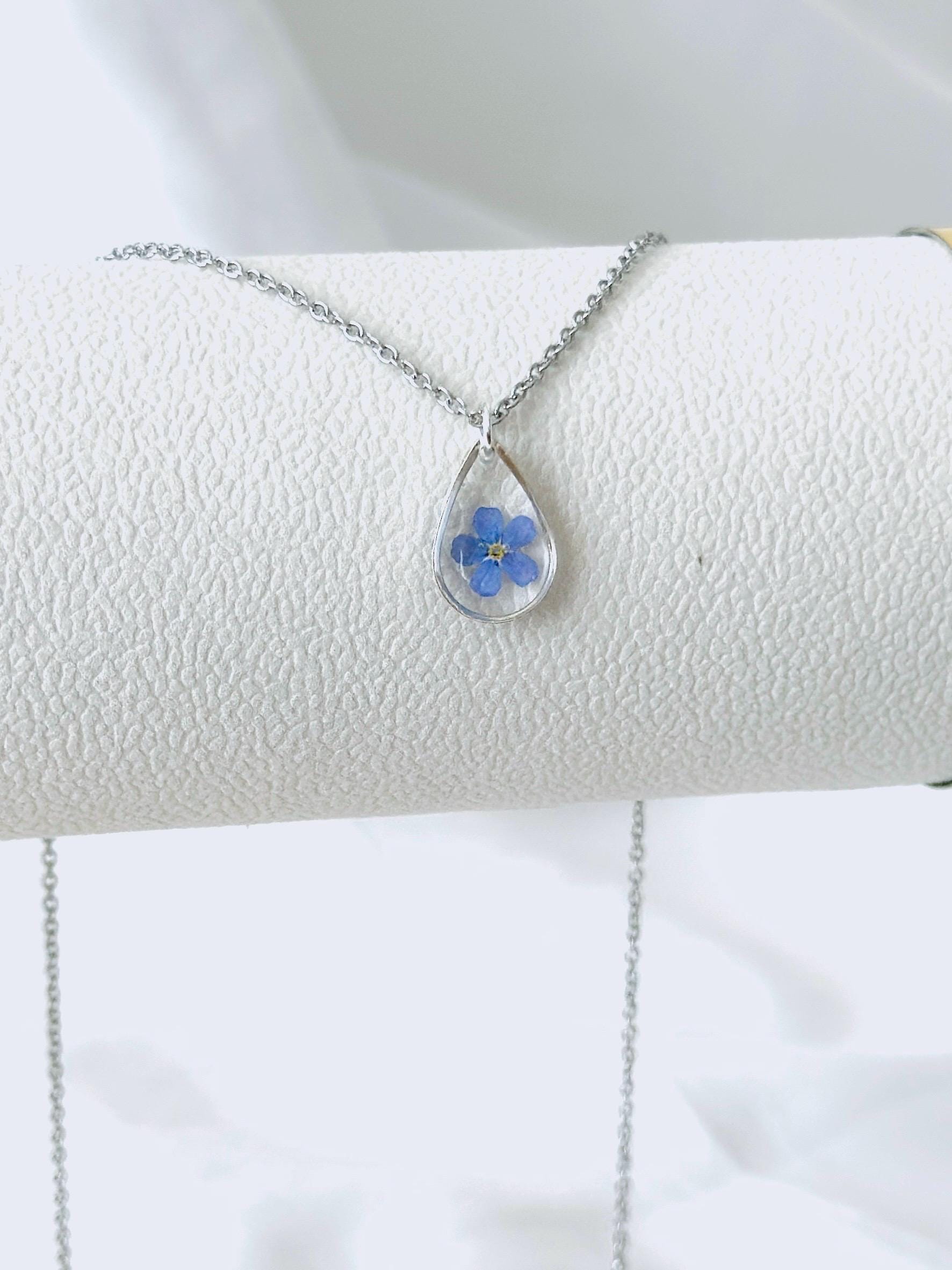 Tropfenförmige Vergissmeinnicht Wildblumen Halskette Mit Gepressten Blüten, Echte Blaue Blüten Kette, Blumenkette, Epoxid, Etwas Blaues von ElesiAndMe