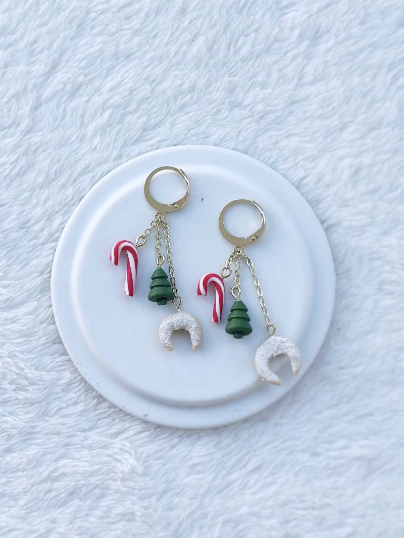 Vanillekipferl Weihnachtsbaum Zuckerstange Hängeohrringe, Weihnachtsohrringe Aus Fimo, Winter Polymerclay Ohrringe, Festliche Ohrringe von ElesiAndMe