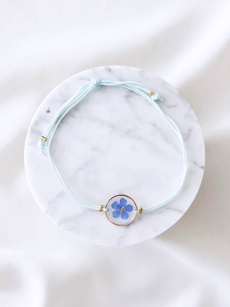 Vergissmeinnicht Wildblumen Armband Mit Hellblauen Stoffarmband, Blaues Wildblüten Resin Textil Armband, Epoxidharz Blumen von ElesiAndMe