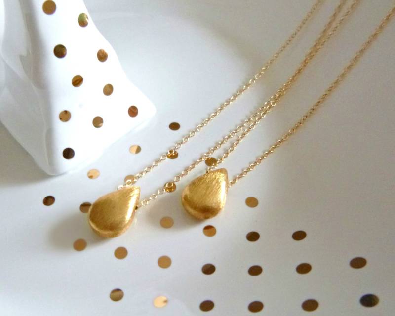 Gold Teardrop Charmehalskette. Schichtung. Brautjungfer. Zarte. Einfach. Geschenk. Sommer. Frühling. Minimalistisch. Kurze. Geometrisch von ElevenDreams