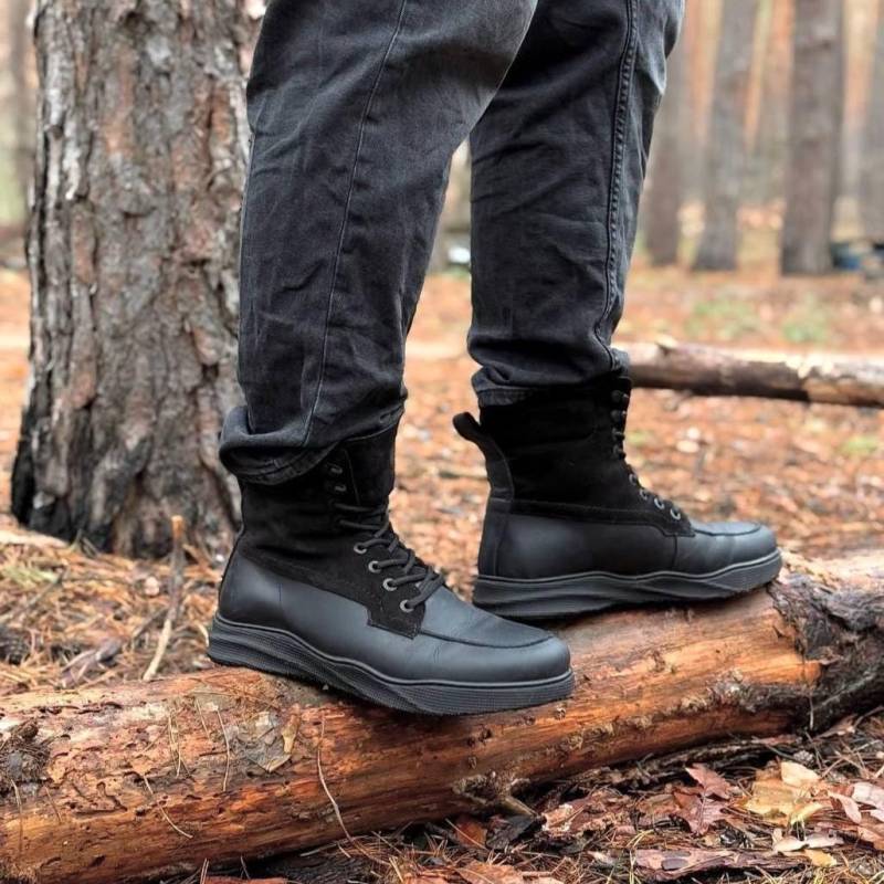 Handgefertigte Schwarze High Top Sneakers Aus Leder Herren Freizeitschuhe von ElevenShoesDesign