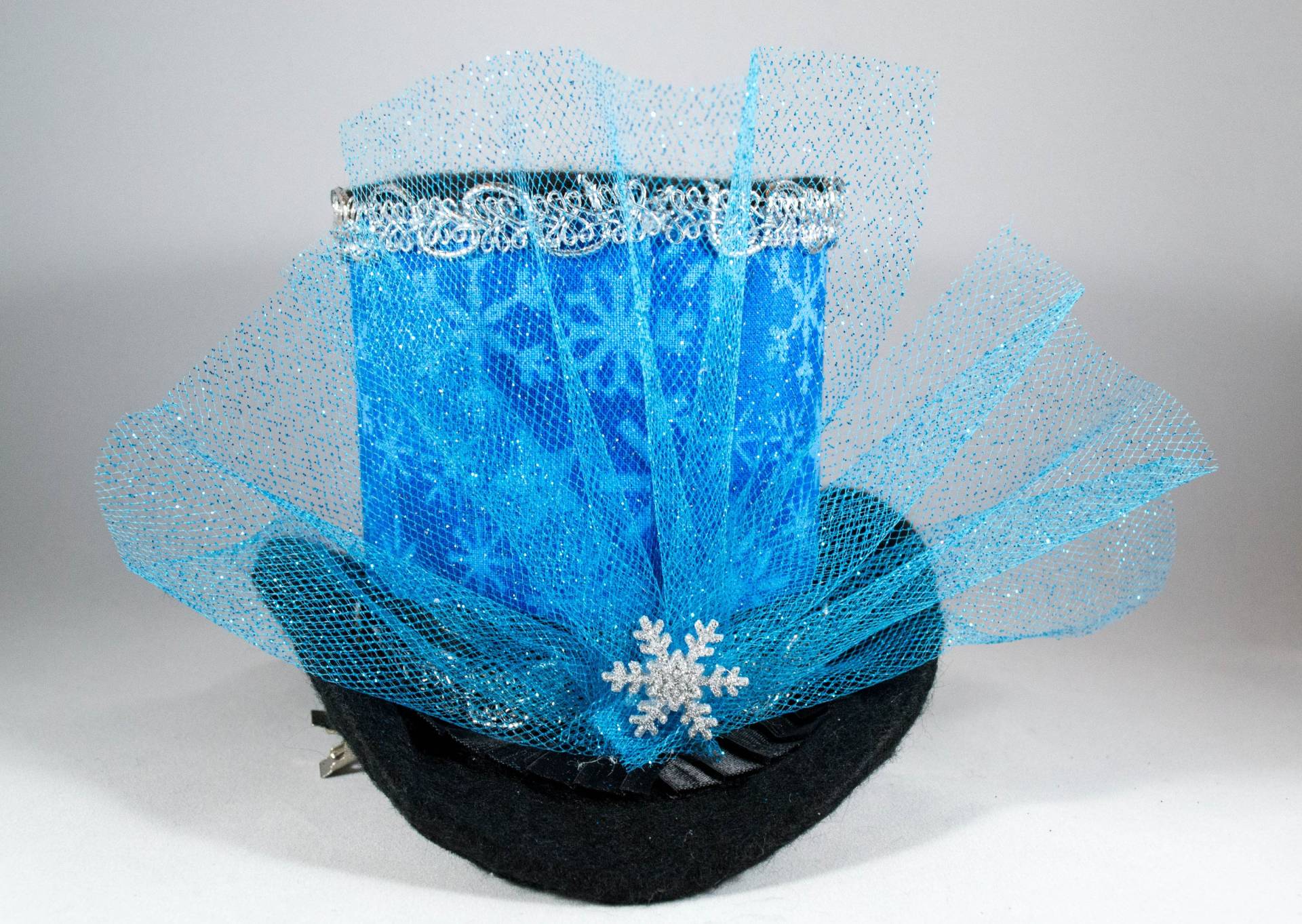 Blaue Schneeflocke Weihnachten Mini Hut/stoff Urlaub Mad Tea Party Hutmacher Fascinator Cocktail Blaue Schneeflocke Weihnachten Mini Hut/stoff Urlaub Mad Tea Party Hutmacher Fascinator Cocktail von EleyasDesigns
