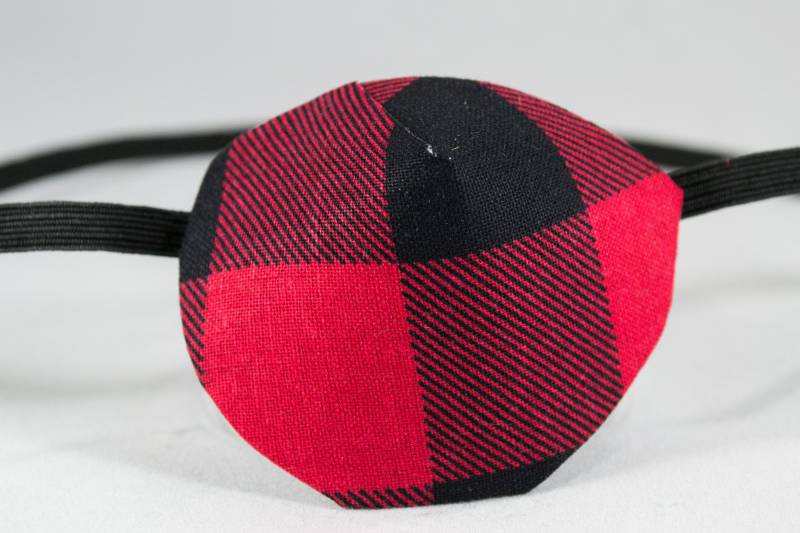 Buffalo Plaid Fabric Augenklappe Für Erwachsene, Handgefertigt, Medizinisch, Sehzubehör, Katarakthilfe, Augenpflege, Gesundheit Und Schönheit von EleyasDesigns