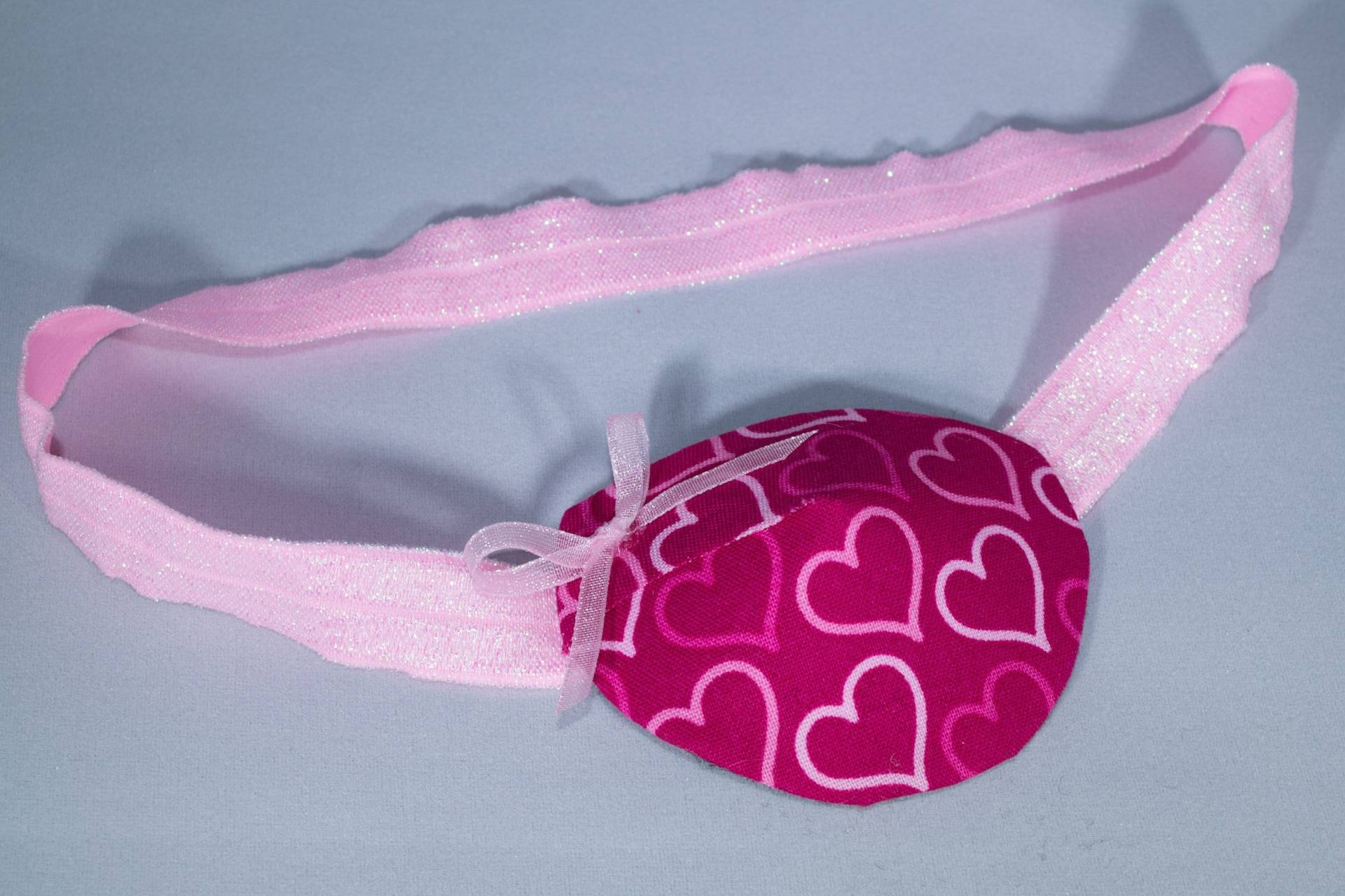 Rosa Herzen Valentinstag Erwachsenen Stoff Augenklappe, Handgemachte Vision Zubehör, Amblyopie, Katarakt Hilfe, Lazy Eye, Gesundheit Rosa Herzen Valentinstag Erwachsenen Stoff Augenklappe, Handgemachte Vision Zubehör, Amblyopie, Katarakt Hilfe, Lazy Eye, Gesundheit von EleyasDesigns