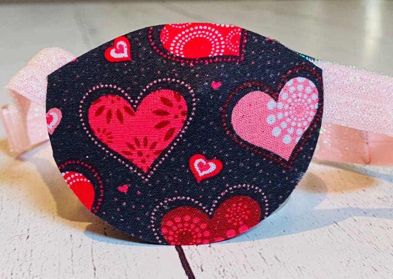 Rote Und Rosa Herzen Stoff Erwachsene Augenklappe, Handgemacht, Augenpflege, Gesundheit Schönheit, Augenklappe Rote Und Rosa Herzen Stoff Erwachsene Augenklappe, Handgemacht, Augenpflege, Gesundheit Schönheit, Augenklappe von EleyasDesigns
