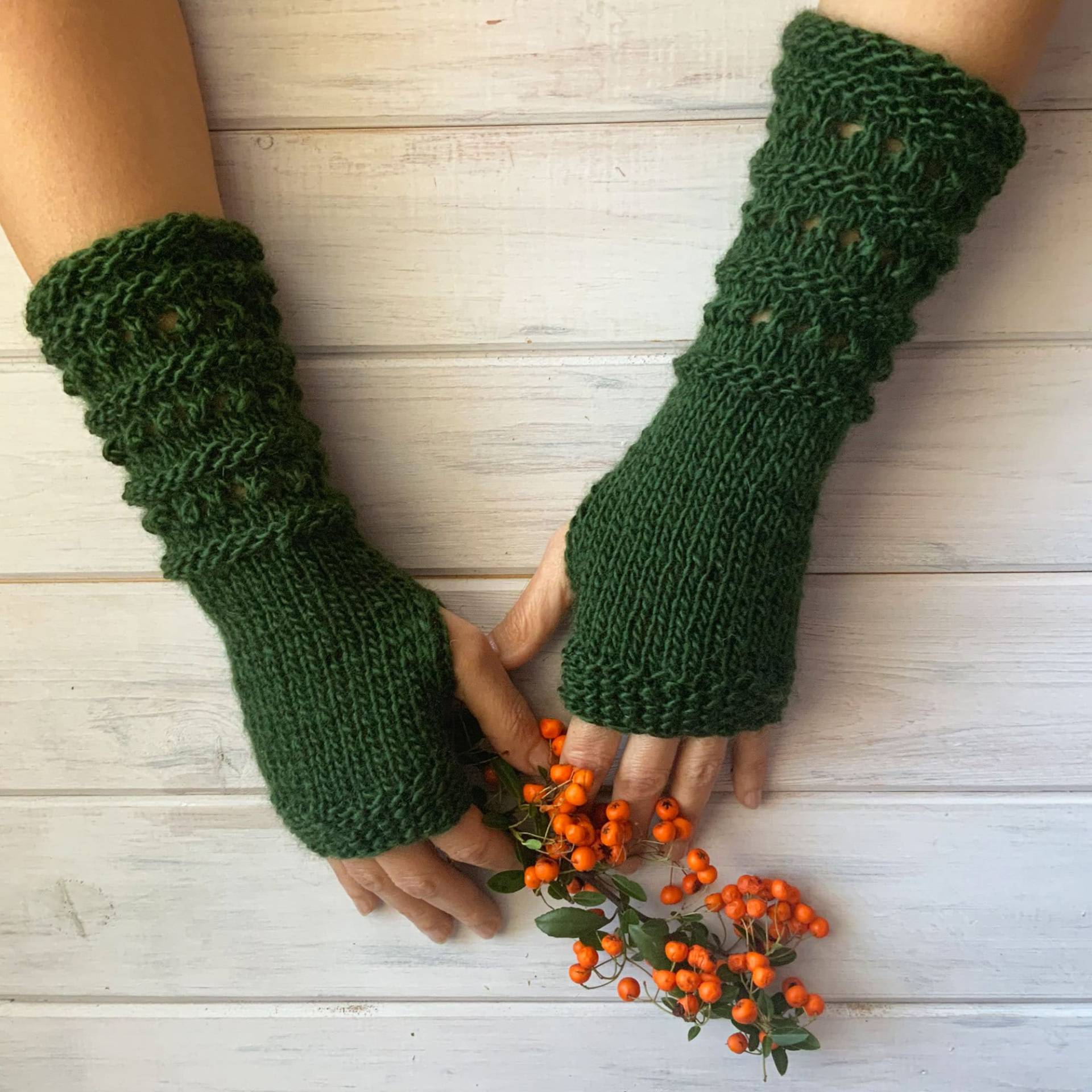 Vegane Handschuhe, Lange Fingerlose Armstulpen, Grüne Handschuhe Für Frauen, Handgestrickte Outlander-Fäustlinge, Winter-Armstulpen, Waldgeschenk von ElfinHouse