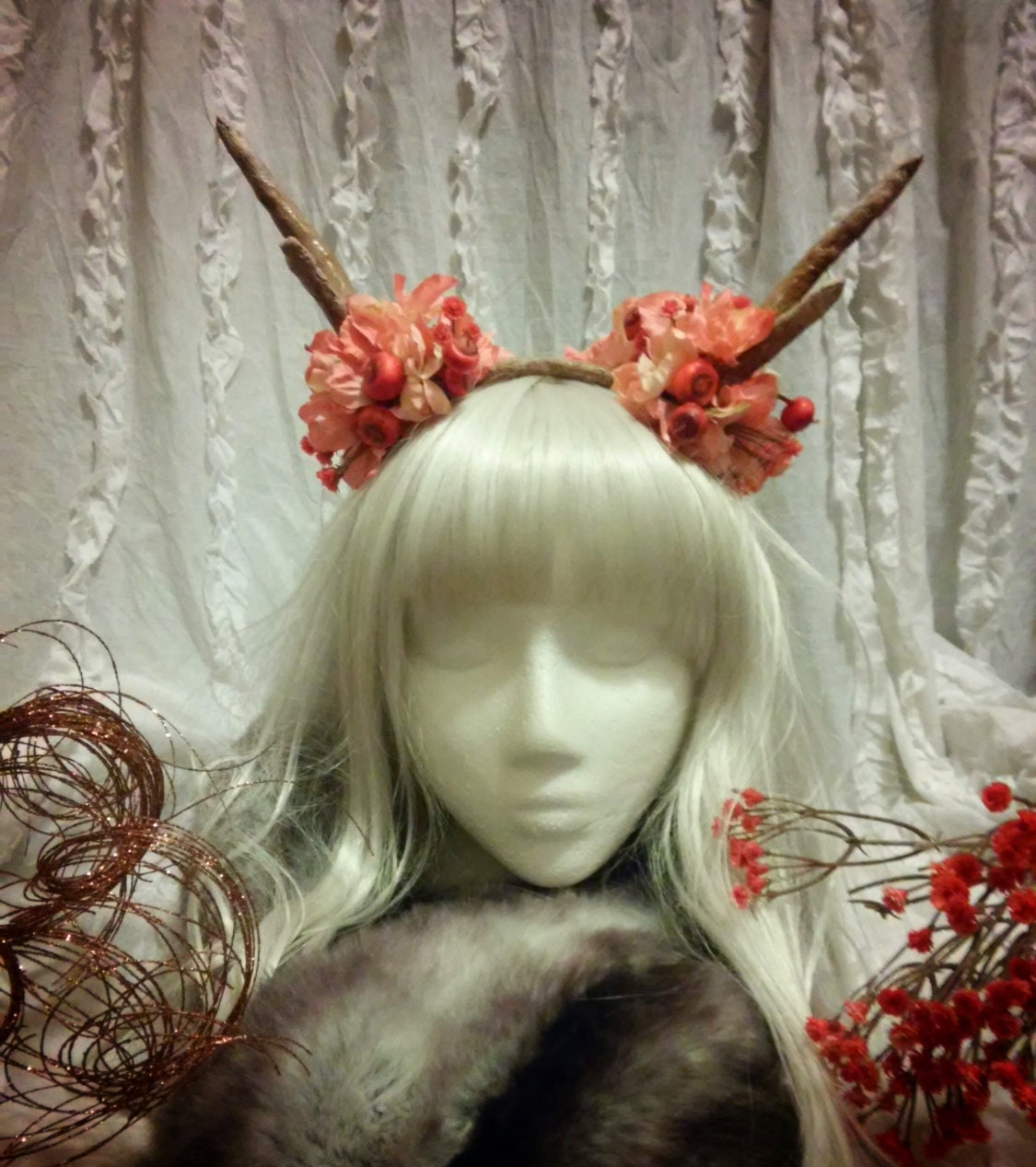 Blumen Ernte Geweih Stirnband | Rot Blumen Ernte Geweih Stirnband | Rot von Elfinadore