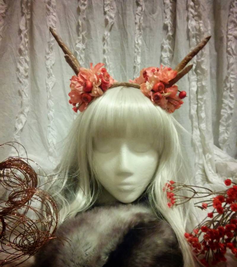 Blumen Ernte Geweih Stirnband | Rot Blumen Ernte Geweih Stirnband | Rot von Elfinadore