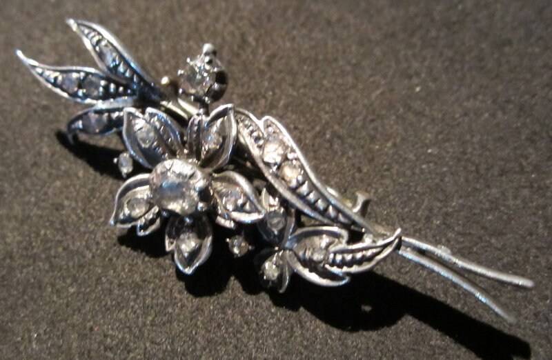 Antike Frühe 1800 Silber-Blumen-Brosche, Diamanten Im Rosenschliff Antike Frühe 1800 Silber-Blumen-Brosche, Diamanten Im Rosenschliff von ElflingAntiques