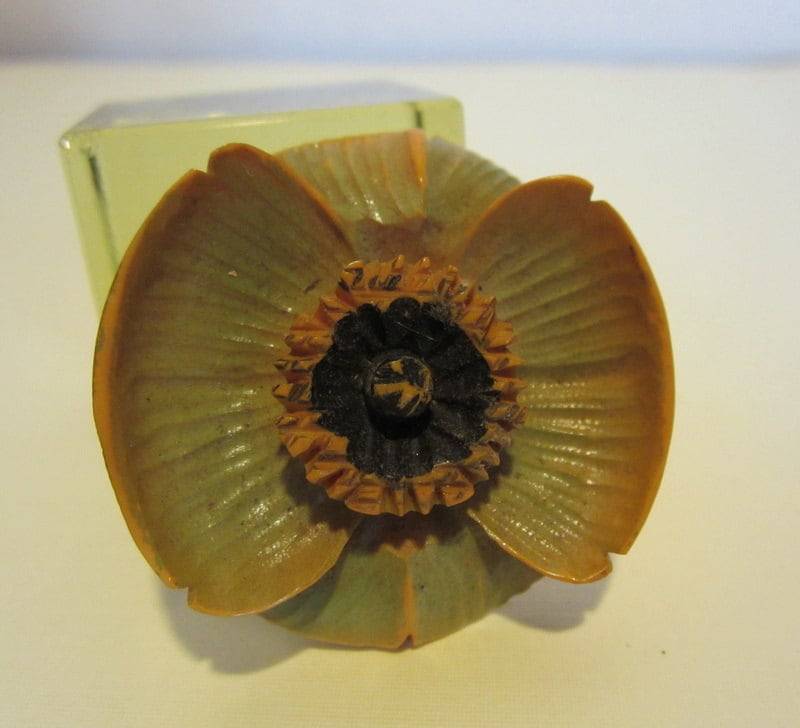 Vintage Bakelit Blumen Kleid Clip, Alt, Simi Geprüft Brosche, Traumhaft in Tollem Zustand Vintage Bakelit Blumen Kleid Clip, Alt, Simi Geprüft Brosche, Traumhaft in Tollem Zustand von ElflingAntiques