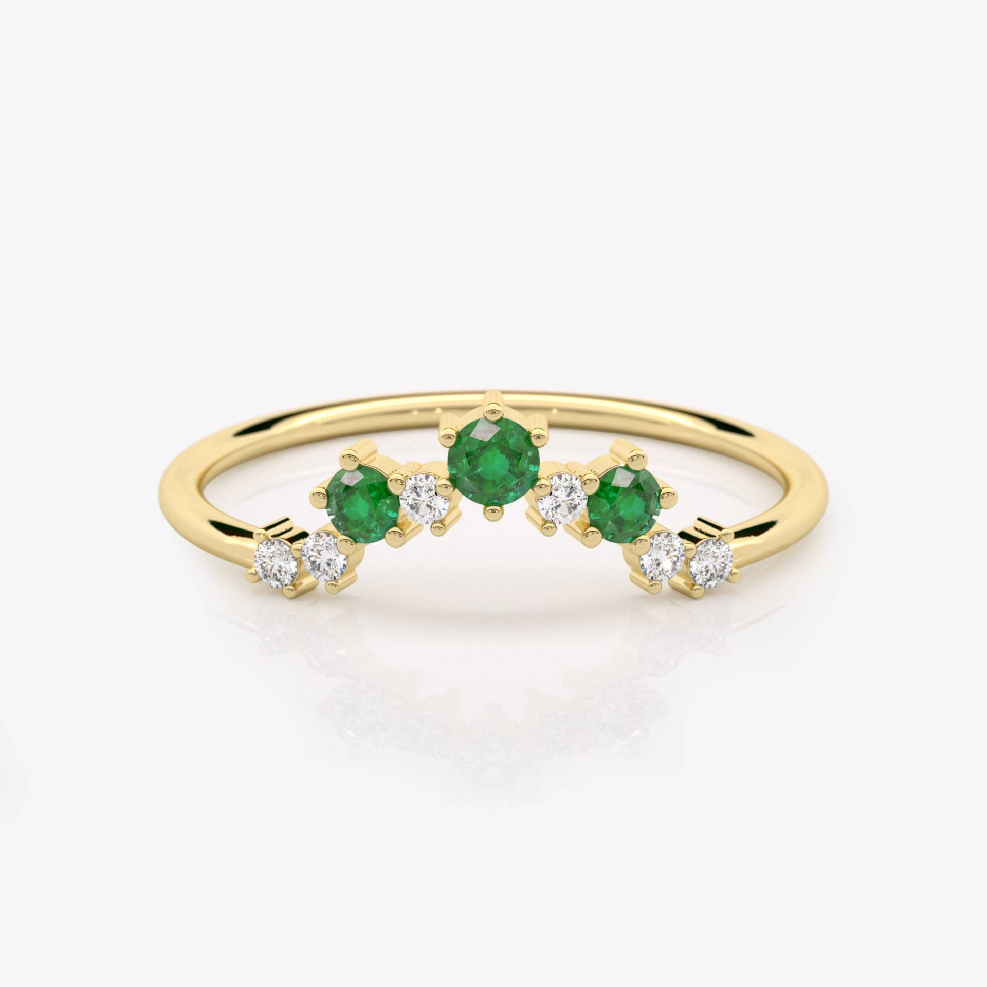 Multi-Stone Chevron Ring, 14K Gold Halbkreis Stapelring, Smaragd Und Diamant V Form Gewölbte Passende Band, Kontur Hochzeitsband Multi-Stone Chevron Ring, 14K Gold Halbkreis Stapelring, Smaragd Und Diamant V Form Gewölbte Passende Band, Kontur Hochzeitsband von EliaFineJewelry