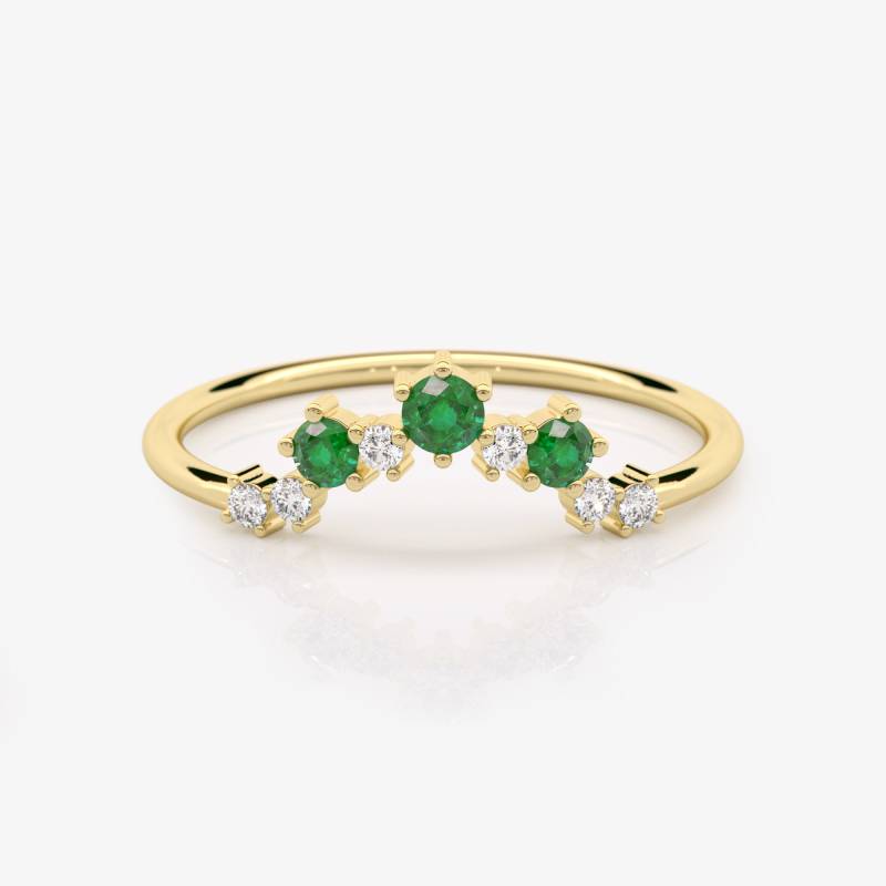 Multi-Stone Chevron Ring, 14K Gold Halbkreis Stapelring, Smaragd Und Diamant V Form Gewölbte Passende Band, Kontur Hochzeitsband Multi-Stone Chevron Ring, 14K Gold Halbkreis Stapelring, Smaragd Und Diamant V Form Gewölbte Passende Band, Kontur Hochzeitsband von EliaFineJewelry