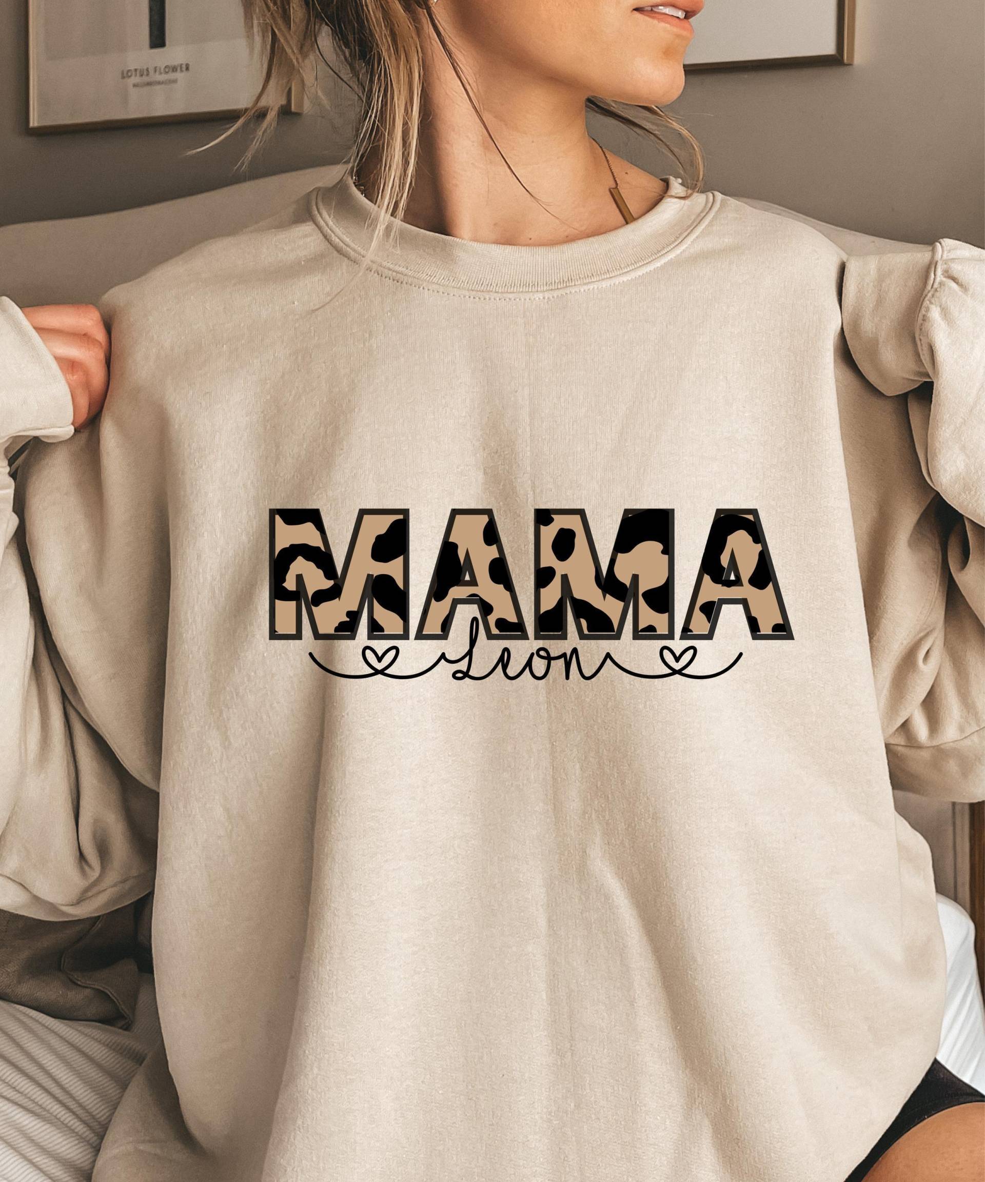 Leopard Mama Sweatshirt, Geparden Gepard Leopard, Personalisierte Geschenke, Geschenke Für Mama, Süßes Leoparden Shirt von ElianaRoseDE