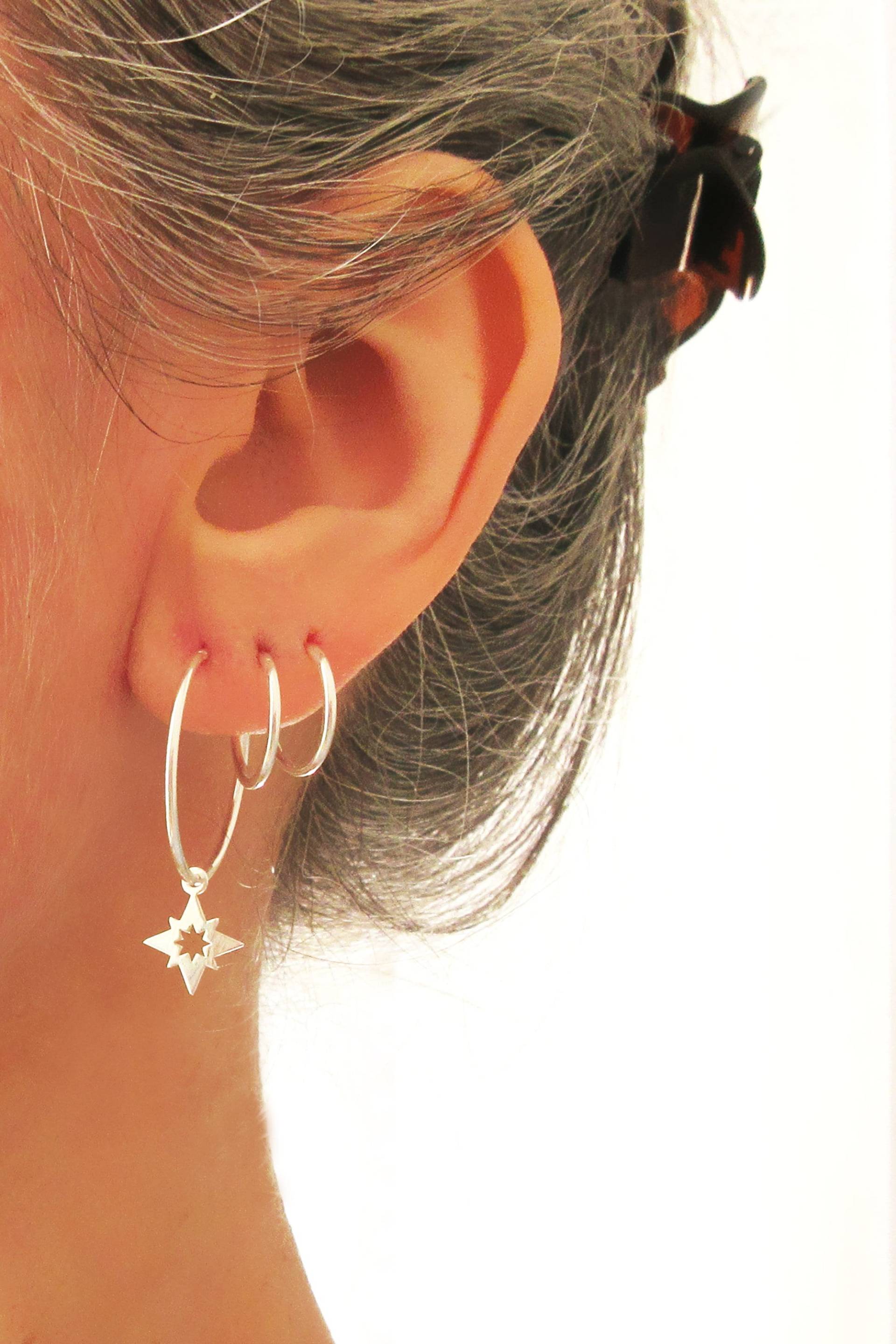 Creolen Ohrringe Ringe Charms Sterne in 925 Silber Durchmesser 2 cm Creolen Ohrringe Ringe Charms Sterne in 925 Silber Durchmesser 2 cm von ElianorBijoux
