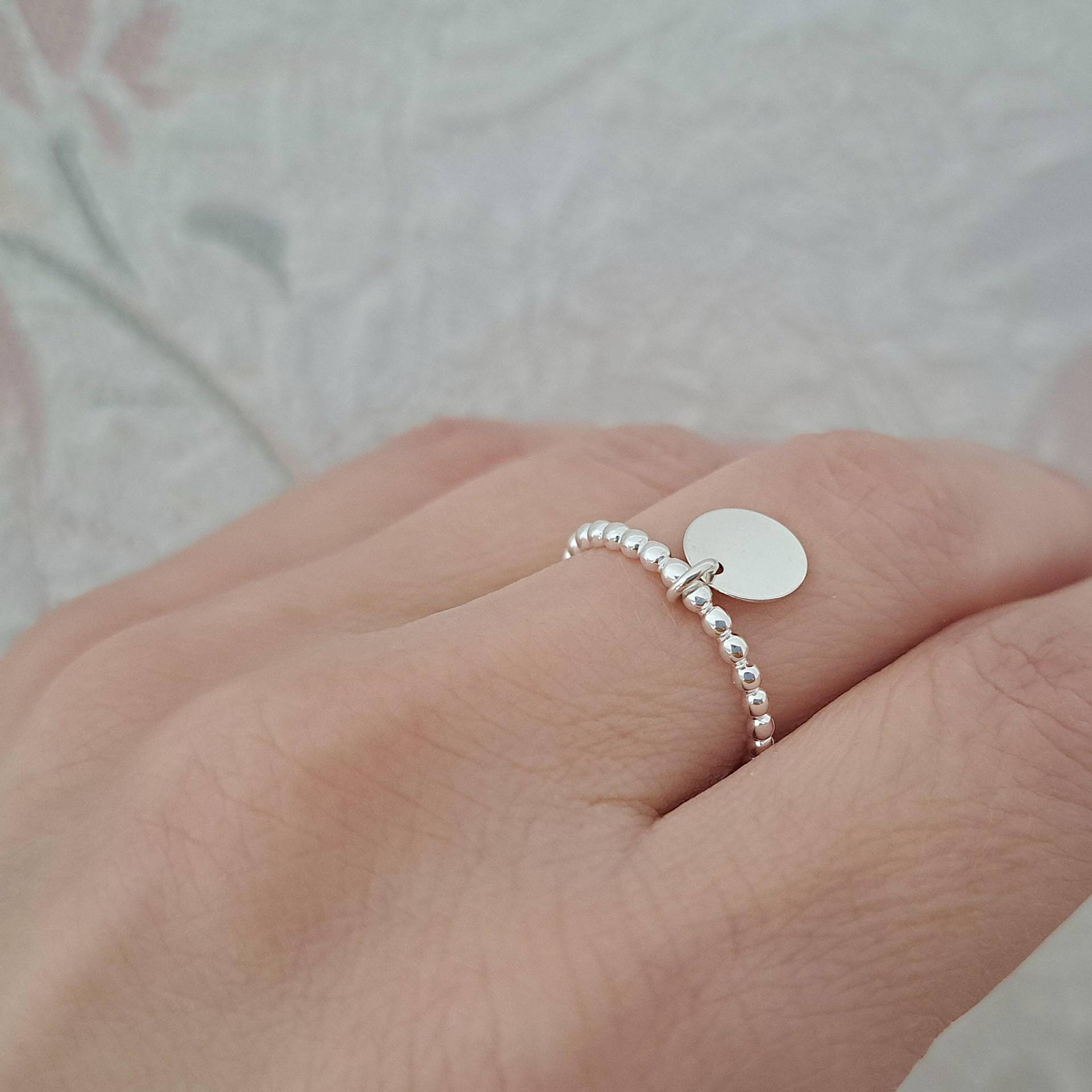 Dünner Perlenring Mit Runder Scheibe in 925 Silber Dünner Perlenring Mit Runder Scheibe in 925 Silber von ElianorBijoux