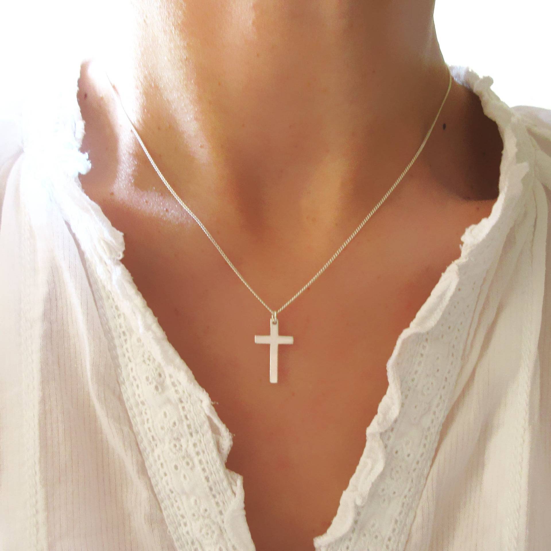 Feiner Kettenanhänger Kreuz Christliches Symbol 925 Silber Feiner Kettenanhänger Kreuz Christliches Symbol 925 Silber von ElianorBijoux