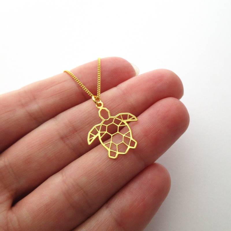 Origami-Halskette Mit Meeresschildkröte, 24 Karat Vergoldeter Anhänger Und Kette Origami-Halskette Mit Meeresschildkröte, 24 Karat Vergoldeter Anhänger Und Kette von ElianorBijoux