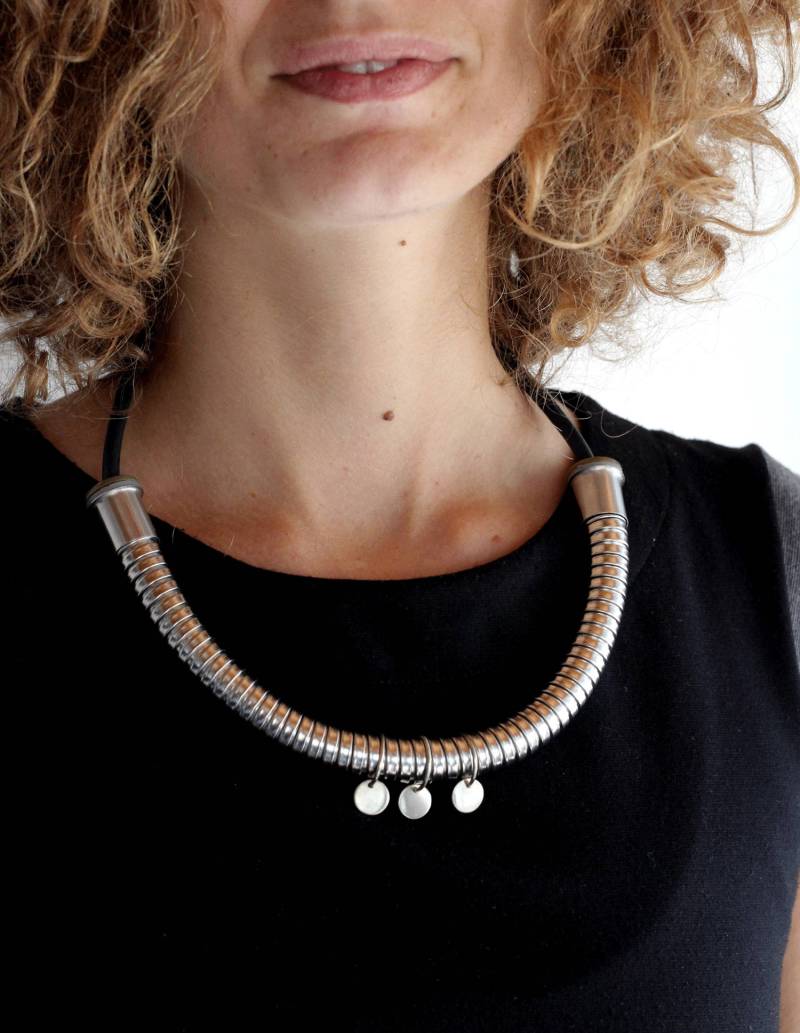 Große Halskette Silber Quasten, Statementkette, Abend Halskette, Unkonventionelle von ElielTagar