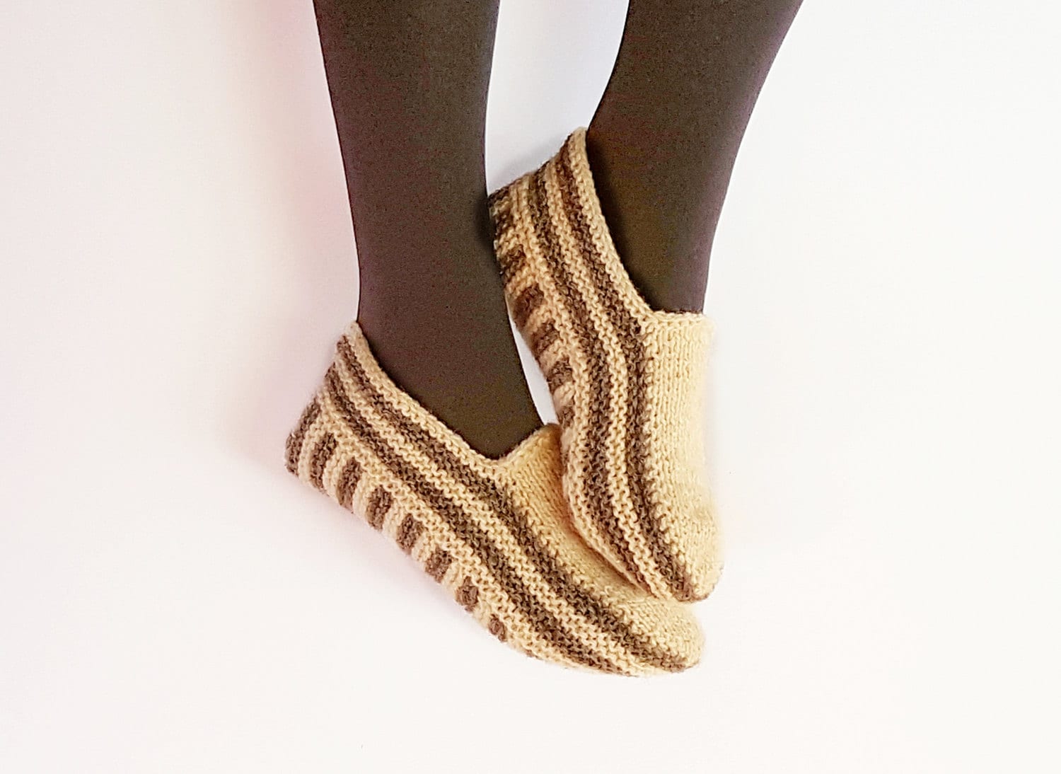 Handgestrickte Hausschuhe Unisex Beige & Grau-Braun von Elifiori