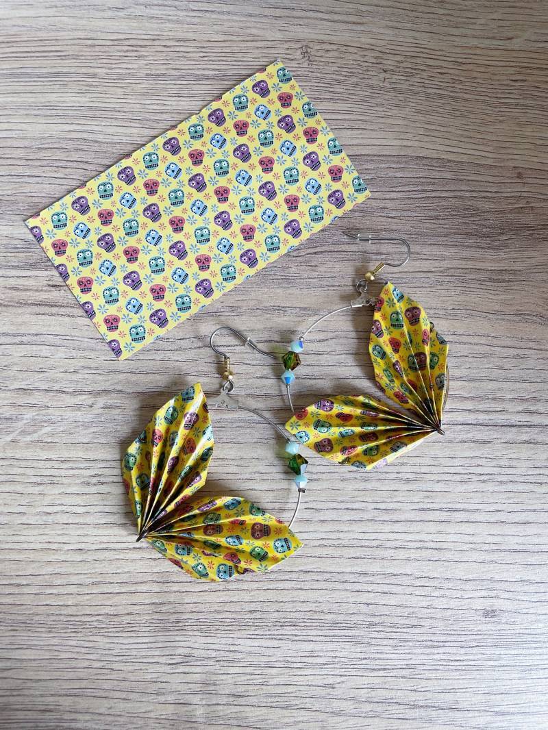Origami-Schmuck Origami Und Swarovski Feder Creolen Origami-Schmuck Origami Und Swarovski Feder Creolen von ElinaALittleMarket
