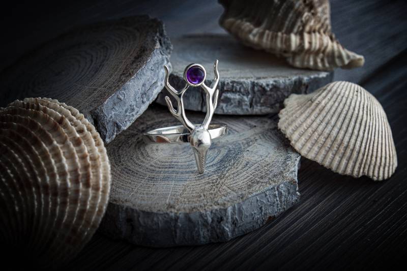 stilvoller Hirsch Ring, Hirschgeweih Hörner Jäger Totenkopf Tier Natur Gothic Mystery Antilopen Ring von Eliqium