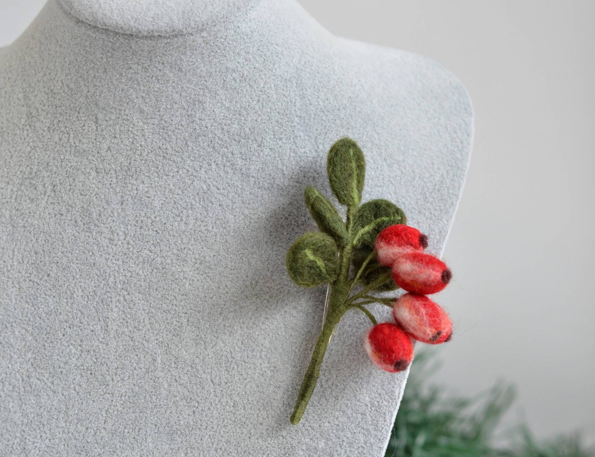Filz Brosche Hagebutten Handgemachte Wolle Anstecknadel, Herbst Accessoire Filz Brosche Hagebutten Handgemachte Wolle Anstecknadel, Herbst Accessoire von ElisFeltCraftEU
