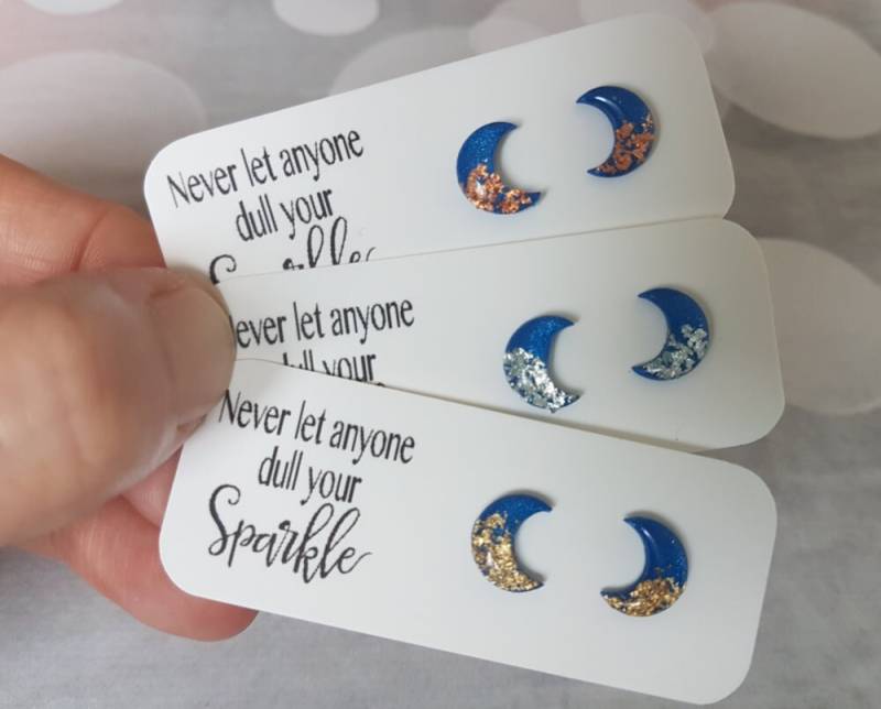 Blauer Mond Schmuck, Halbmond Ohrstecker, Beste Freund Geschenke, Mondphase Ohrringe, Zierliche Ohrringe Halbmond, Königsblau von ElisGiftBoutique