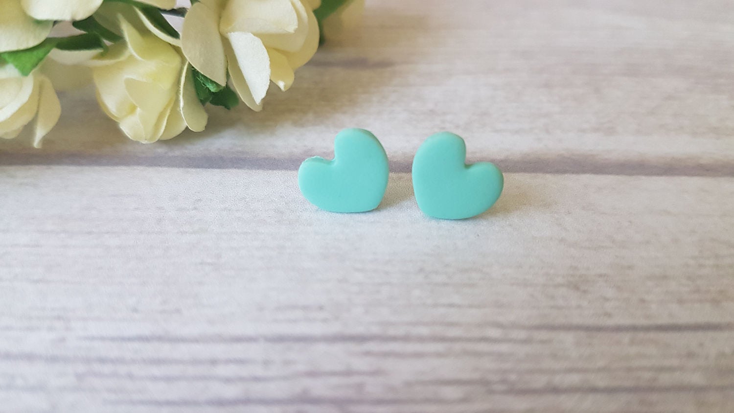 Mint Ohrringe, Sweet Sixteen Geschenk, Herz Ohrringe Mint, Ohrstecker, Ohrstecker Minimalist, Grüne Klein, Cute von ElisGiftBoutique