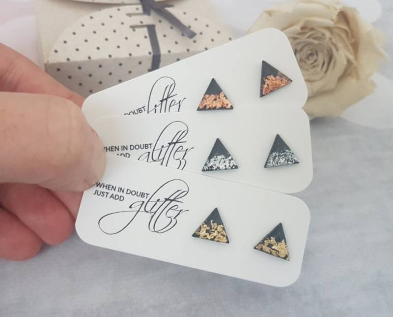 Schwarze Dreieck Ohrstecker, Ohrringe Schwarz Und Gold, Weihnachtsgeschenk Für Freundin, Ohrstecker Schwarz, Elegante Sie von ElisGiftBoutique