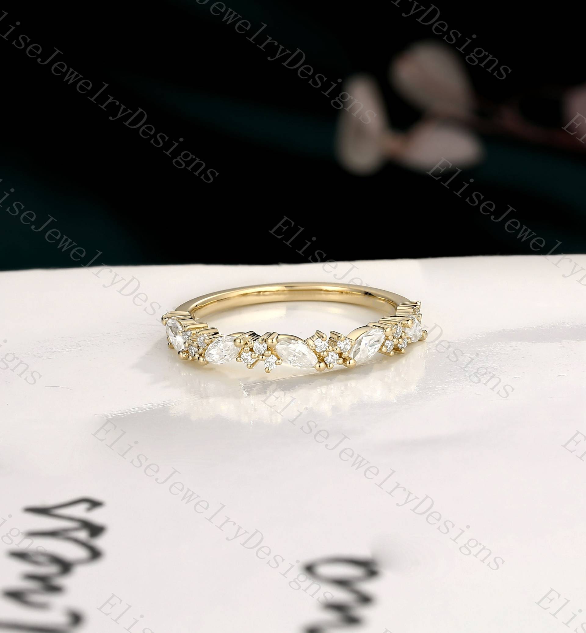 Art Deco Moissanit Hochzeitsband | Marquise Abwechselnd Band Halber Eternity Ring von EliseJewelryDesigns