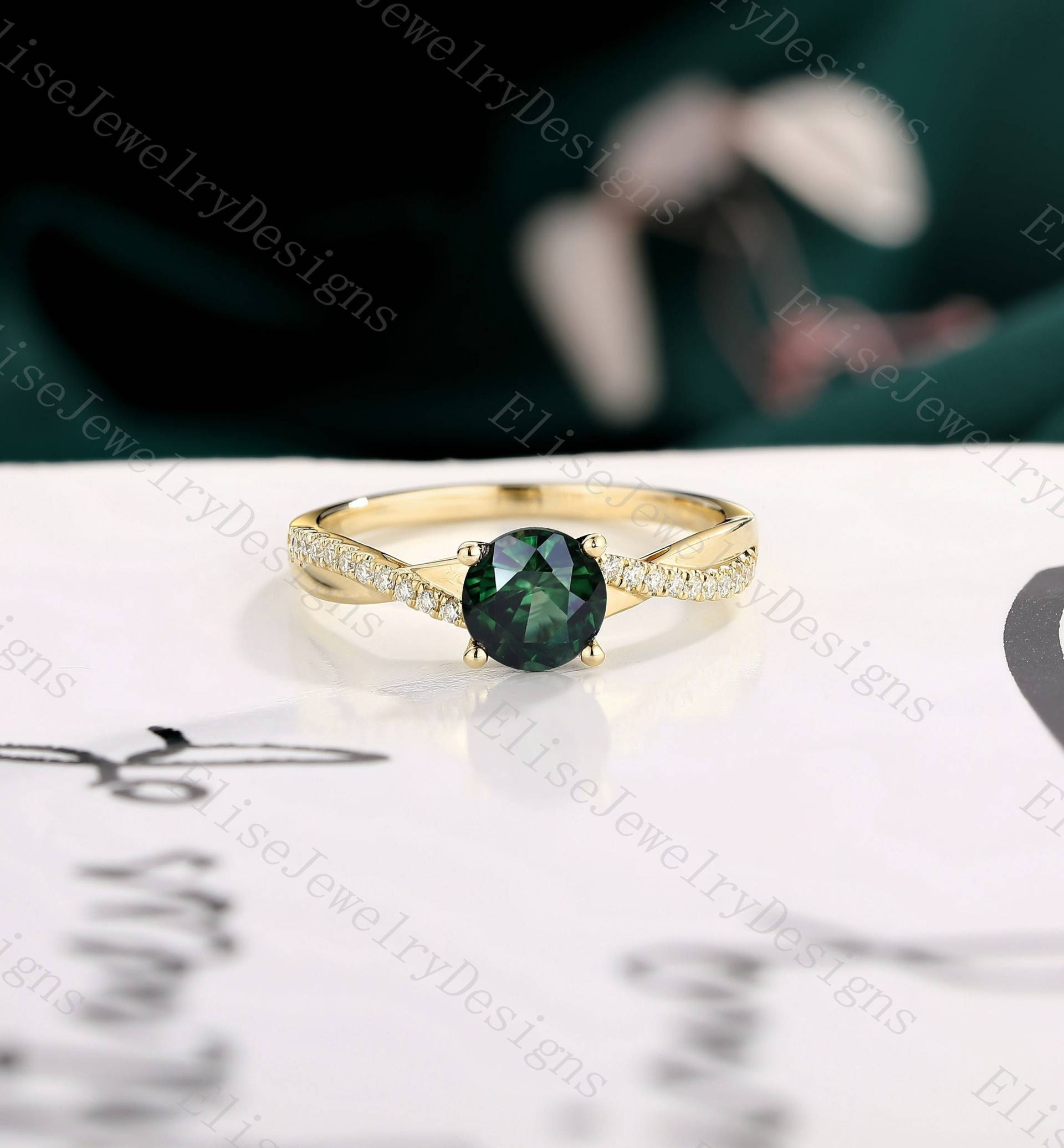 Blau Grüner Saphir Verlobungsring | Zierliche Teal Ring Gedrehter Bandring Gelbgold Infinity Einzigartiges Geschenk Für Frauen von EliseJewelryDesigns