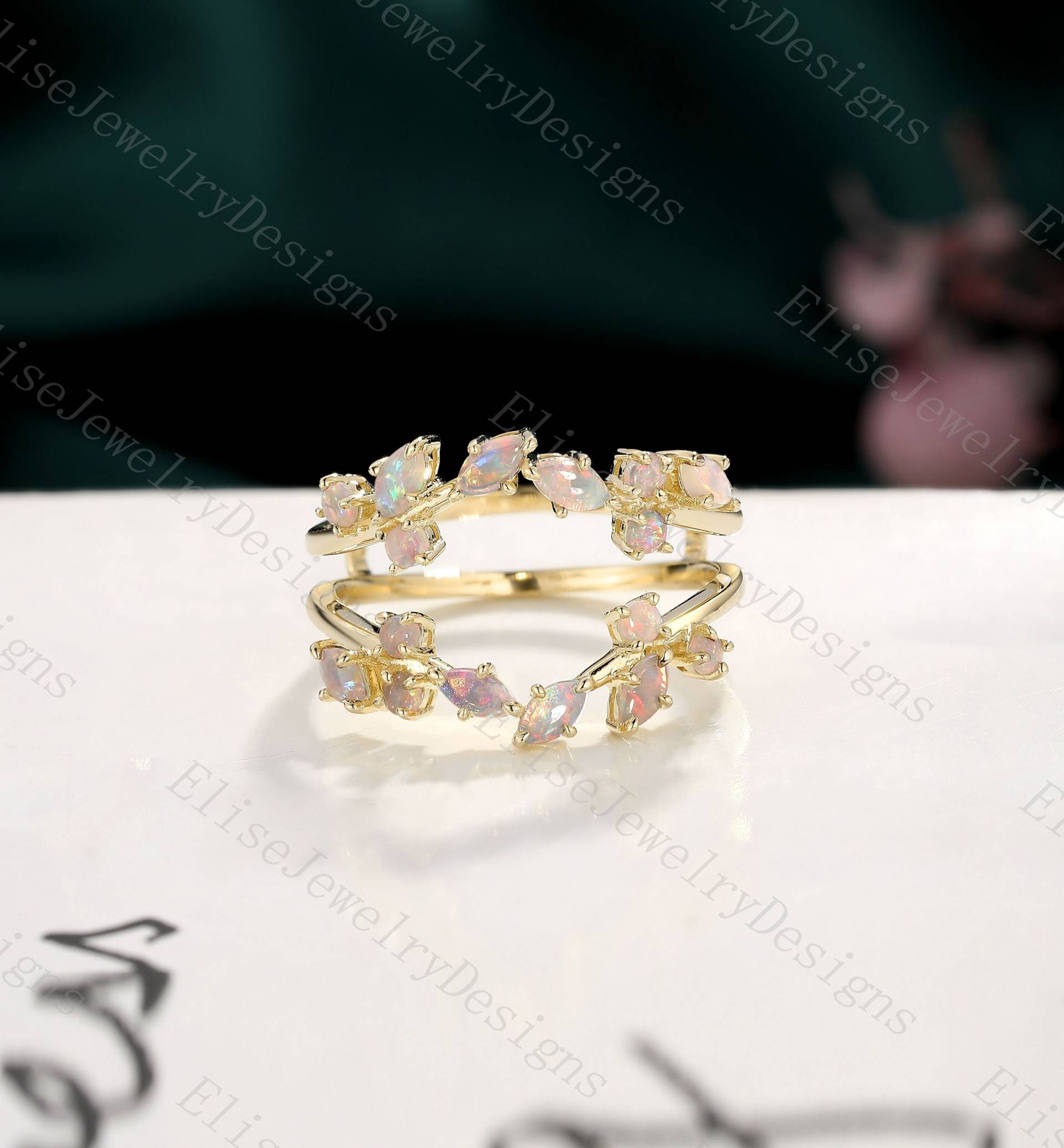 Marquise Opal Hochzeitsband | Geschwungenes Opalband Unikat Blatt Floral Brautring Gelbgold Ring Enhancer Jahrestag Geschenk Für Sie von EliseJewelryDesigns